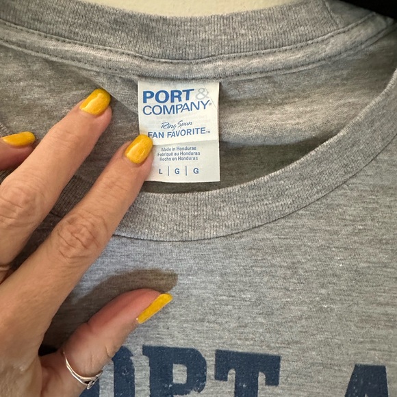 Gray 'Adopt a Street Cat' Possum Graphic Tee Size Large - Picture 3 of 5